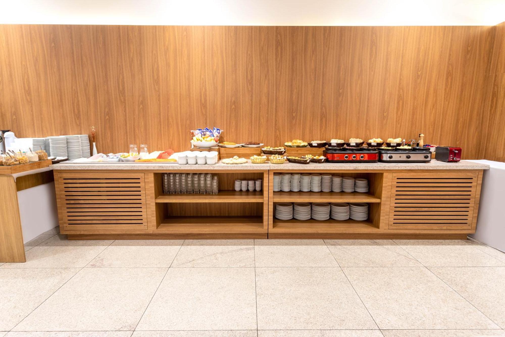 Hotel Ramada By Wyndham Brasilia Alvorada Zewnętrze zdjęcie