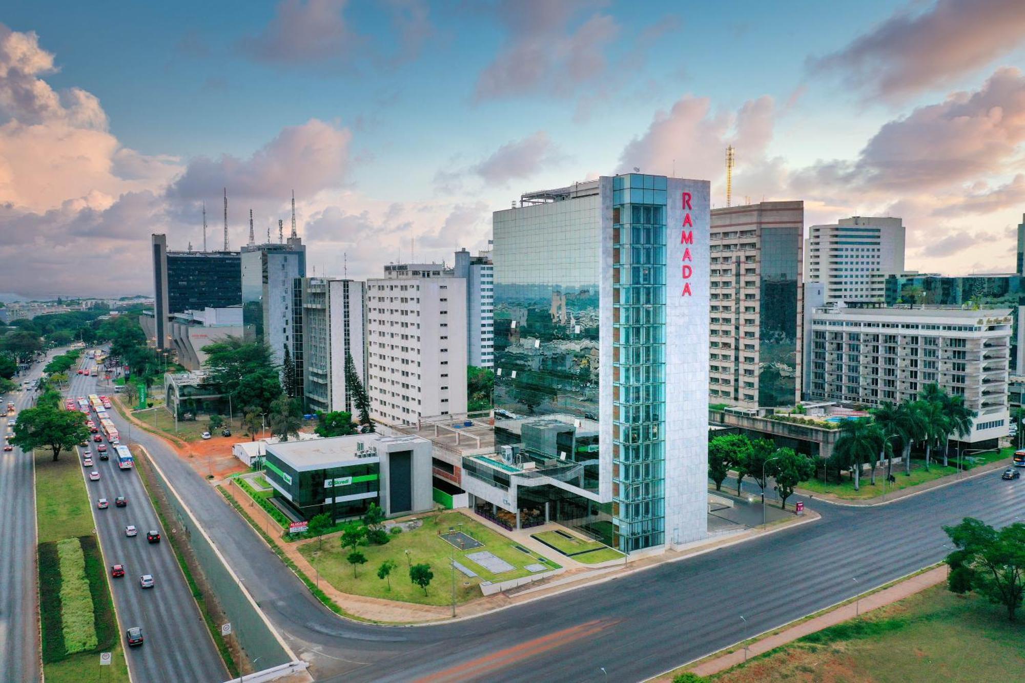 Hotel Ramada By Wyndham Brasilia Alvorada Zewnętrze zdjęcie